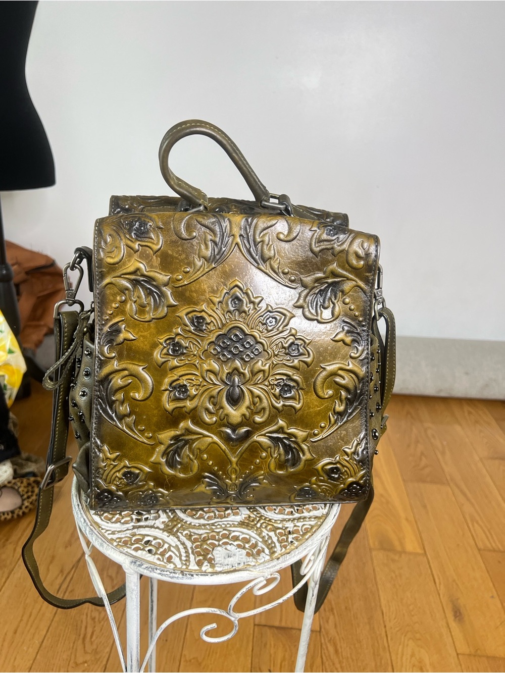Vintage Embossed Olive Green Leather Shoulder Bag - Picture 6 of 11